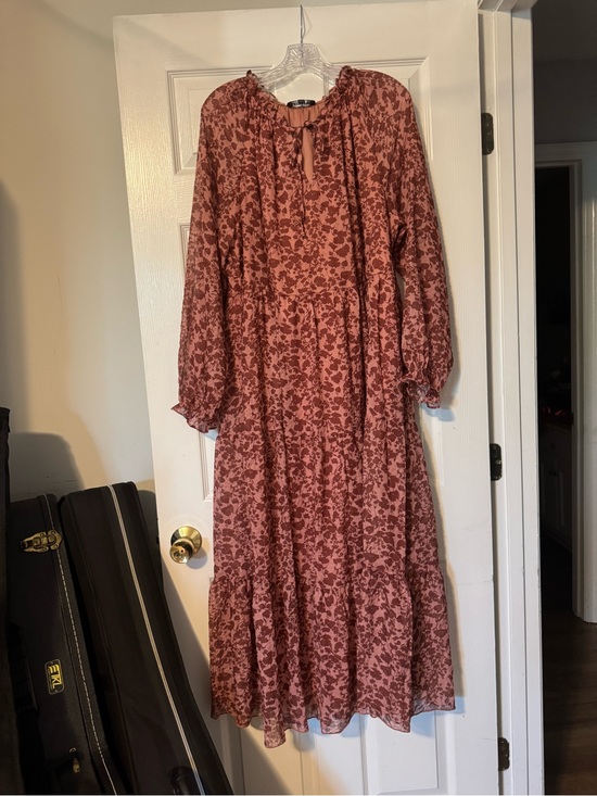 Laurel Grey Dresses & Skirts - Women's Floral Tiered Maxi Dress in Dusty Rose